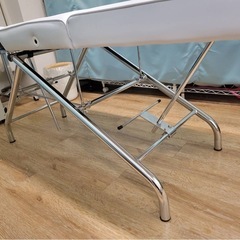 施術用ベッドの画像