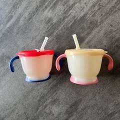 幼児用ストロー付きコップの画像