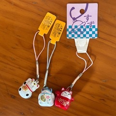 鈴になっている【招き猫】ストラップ 読んで点セット猫ダルマ、ラッキー、幸運　金運の画像