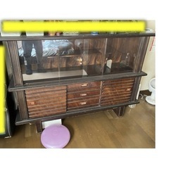 ダイニングセット、ベッドその他家具の画像