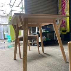 ニトリ　2人掛けダイニングセット
の画像