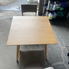 ニトリ　2人掛けダイニングセット
の画像