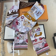☆ドリーム荒牧店☆LOUIS VUITTON バンドーヴィヴィエンヌワールド スカーフ シルク マルチカラー M78079の画像