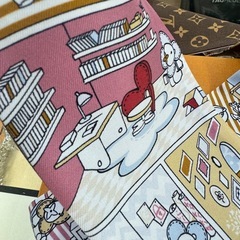 ☆ドリーム荒牧店☆LOUIS VUITTON バンドーヴィヴィエンヌワールド スカーフ シルク マルチカラー M78079の画像