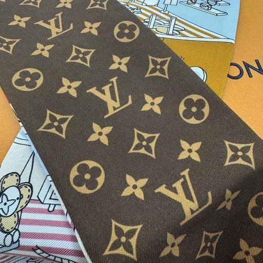 ☆ドリーム荒牧店☆LOUIS VUITTON バンドーヴィヴィエンヌワールド スカーフ シルク マルチカラー M78079