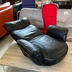 12/25まで店頭商品一部を除き半額クリスマスSALE!!開催中 イ2512-165 NITORI　テイハンパツカイテンザイス 座椅子 回転 リクライニング ブラック レザー風 キズ汚れ有りの画像