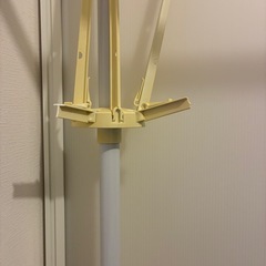 ニトリ　壁面突っ張り物干しの画像