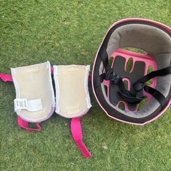 ローラースケートセット・ヘルメット付き・ひざあて付きの画像