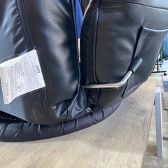 12/25まで店頭商品一部を除き半額クリスマスSALE!!開催中 イ2512-165 NITORI　テイハンパツカイテンザイス 座椅子 回転 リクライニング ブラック レザー風 キズ汚れ有りの画像