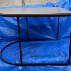 モデルルーム備品✨デザインテーブル／キレイな状態の画像