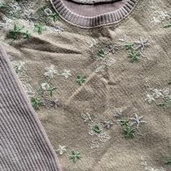 V.I.A.N.T.Eの花柄刺繍ニットチュニックの画像