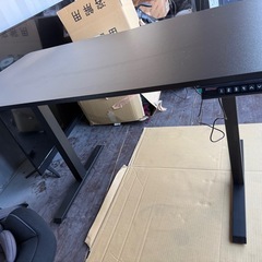 ブラック⭐️テーブル⭐️昇降デスク⭐️自動昇降⭐️の画像