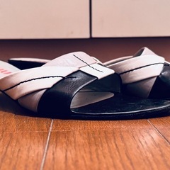 37.5(24.5㎝)miumiu ミュウミュウ ミュール モノトーンの画像