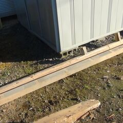 中古の角材 材木 木材 柱 1本300円で販売します DIYなどにどうぞ 中古品 現状品の画像