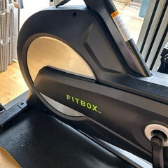 フィットネスバイク スピンバイク エクササイズバイク トレーニングマシンの画像