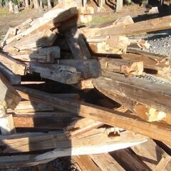 中古の角材 材木 木材 柱 1本300円で販売します DIYなどにどうぞ 中古品 現状品の画像