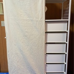 引き出し付きハンガーラックの画像