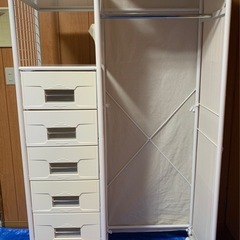 引き出し付きハンガーラックの画像