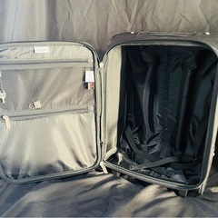 AMANDA BELLAN LONDON 鍵付きキャリーバッグ の画像