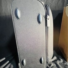 AMANDA BELLAN LONDON 鍵付きキャリーバッグ の画像