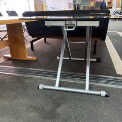 【ドリーム池田店】◎ジモティ割対象品◎昇降ガラス天板テーブル 2125680000038607の画像