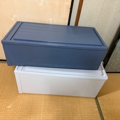 衣類収納ケース多数の画像