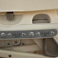 Combi  ハイローチェア電動の画像