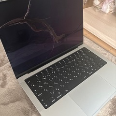 MacBook 使用期間半年　液晶割れの画像