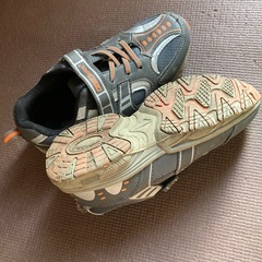 22cmスニーカーの画像