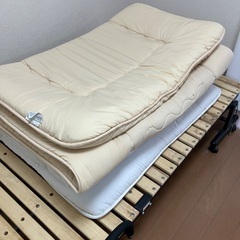折り畳み式スノコ　シングルベッド　布団付きの画像