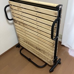 折り畳み式スノコ　シングルベッド　布団付きの画像
