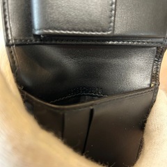 GUCCI グッチ 刻印シリアル有二つ折り財布 2つ折り財布 折財布 コンパクトウォレット さいふ サイフ 小銭入れ有 小銭入れあり 小銭入れアリ 小銭入れ付きblackブラック黒色無地ロゴ レザー約W10.5×H9.5×D2.0cm箱 冊子類イタリア製の画像