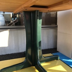 丸テーブル 茶×緑 ダイニングテーブルの画像