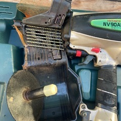 日立 常圧釘打ち機 NV90AB2 動作品 ケース付き｜別府市引き取りの画像