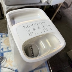 シャープ 加湿器 ハイブリッド 給水かんたん レギュラータイプ プラズマクラスター 7000 ホワイト HV-P55-Wの画像