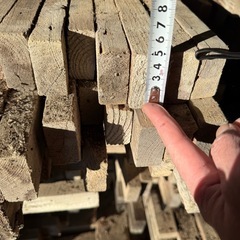 1束　廃材　中古　桟木（さんぎ）垂木インニッサンバタ角　薪用の画像