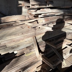 1束　廃材　中古　桟木（さんぎ）垂木インニッサンバタ角　薪用の画像