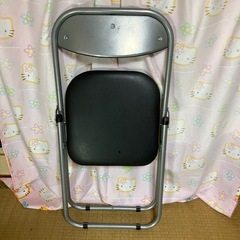 折りたたみパイプイスの画像