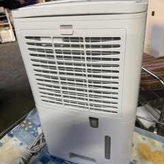 SUGGEST 除湿機 衣類乾燥機 コンプレッサー式 除湿器 強力除湿 ～24畳 大容量 除湿量 11.4L キャスター タイマー 付き 湿気対策 梅雨対策 結露対策 カビ防止 静音 省エネ 部屋干し ホワイト AR-30HCの画像