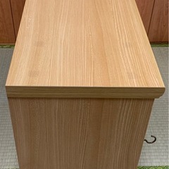 小さめの本棚(収納棚)の画像