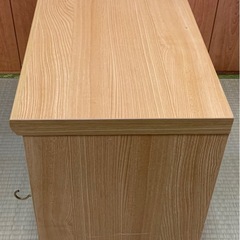 小さめの本棚(収納棚)の画像