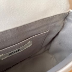 新品同様　earthのミニショルダーバッグの画像