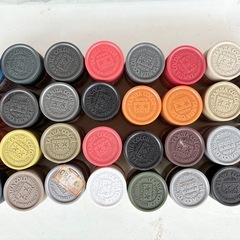 タミヤのスプレーと塗料の画像