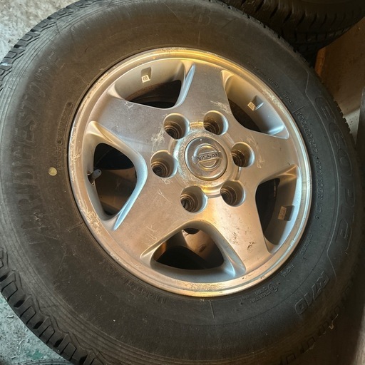 キャラバン 195/80R15  107/105N LT エコピア4本アルミセット