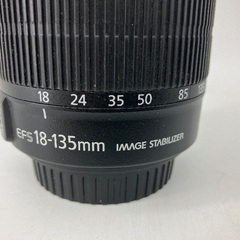 【トレファク足立扇店】ｽﾞｰﾑﾚﾝｽﾞ Canon EF-S 18-135mm 1:3.5-5.6 IS STMの画像