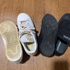 スニーカー2足の画像
