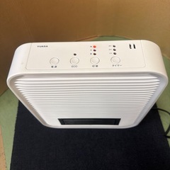 東W446 セラミックヒーター YA-S1284E(W) 2023年製 ＹＵＡＳＡ 100V 50/60Hz キッチン・トイレ・脱衣所などに！  コンパクト 小型ヒーター 暖房器具 ホワイト 動作確認済 電気ストーブ 電気ヒーターの画像