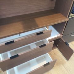 ニトリ　食器棚　茶色の画像