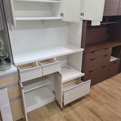 食器棚　白の画像