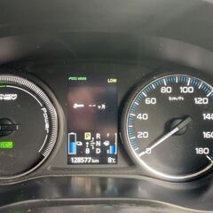 三菱SUVアウトランダーPHEV　の画像